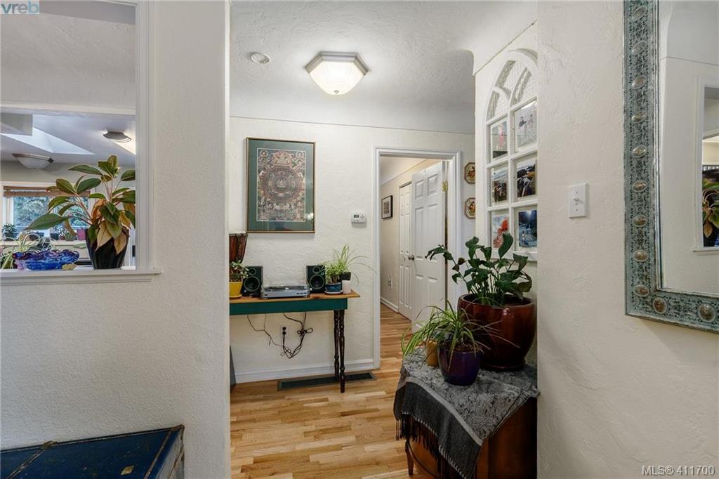 3880 Cedar Hill Road, Victoria, BC 411700 Kieren Rasura