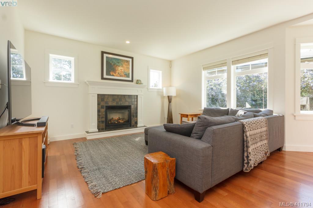 4039 South Valley Drive, Victoria, BC 411794 Tracy KeenanWhyte B