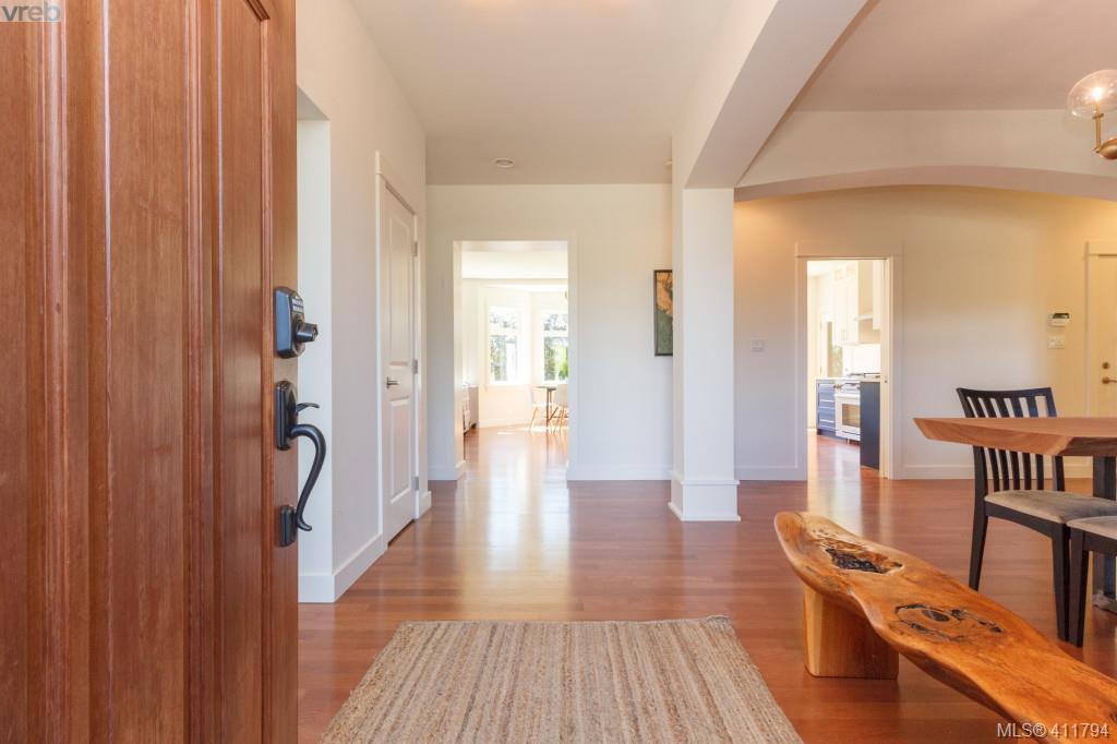 4039 South Valley Drive, Victoria, BC 411794 Tracy KeenanWhyte B