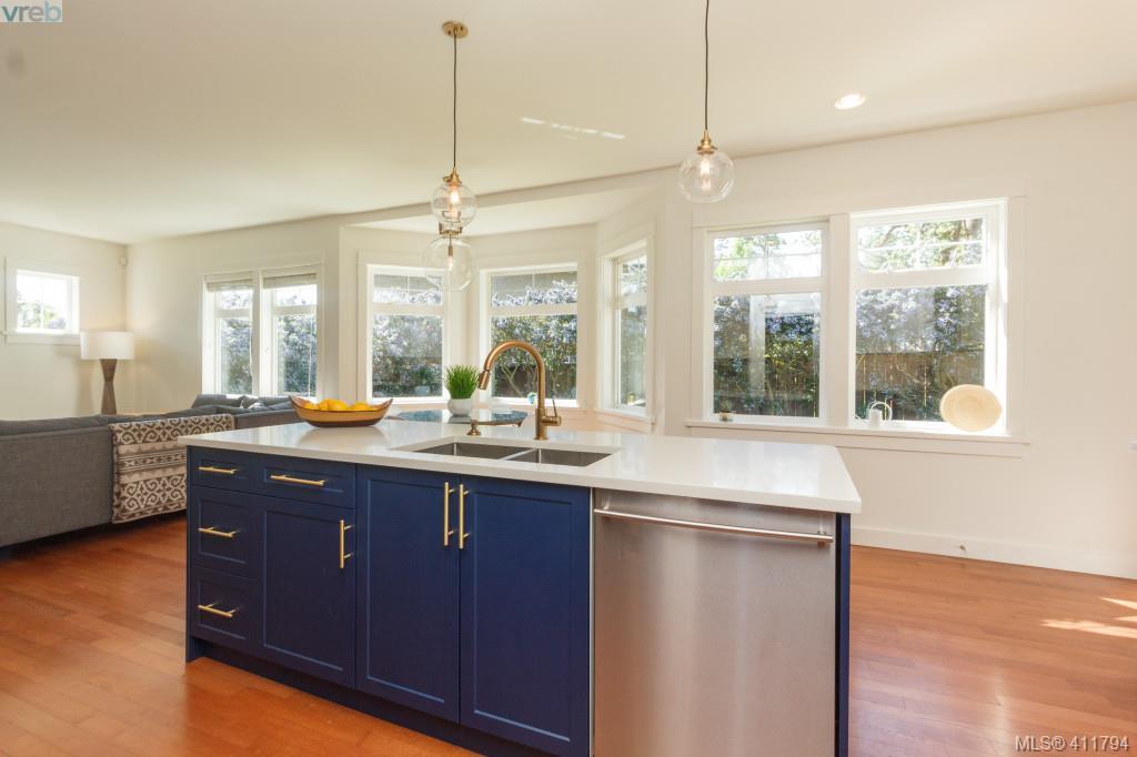 4039 South Valley Drive, Victoria, BC 411794 Tracy KeenanWhyte B