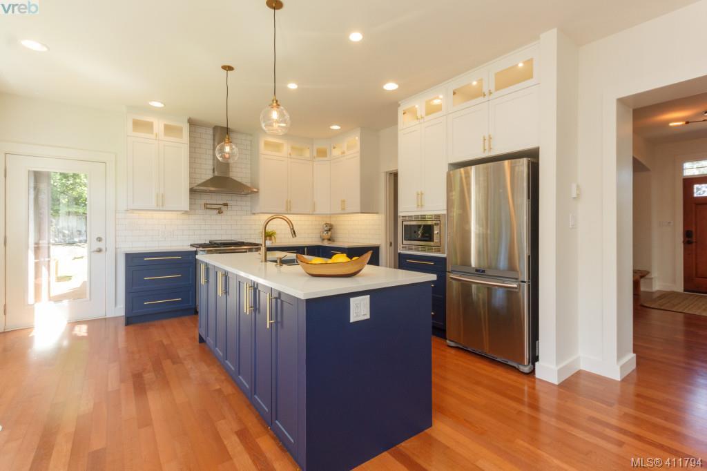 4039 South Valley Drive, Victoria, BC 411794 Tracy KeenanWhyte B