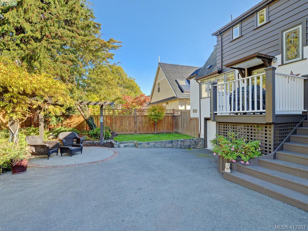 290 Beach Drive, Victoria, BC 412207 Mike Boorman