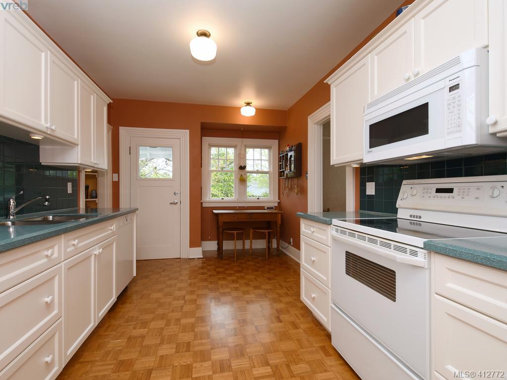 1039 St. David Street, Victoria, BC 412772 Nicole Pelan