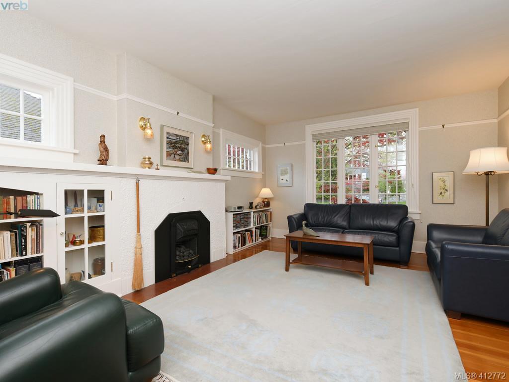 1039 St. David Street, Victoria, BC 412772 Nicole Pelan