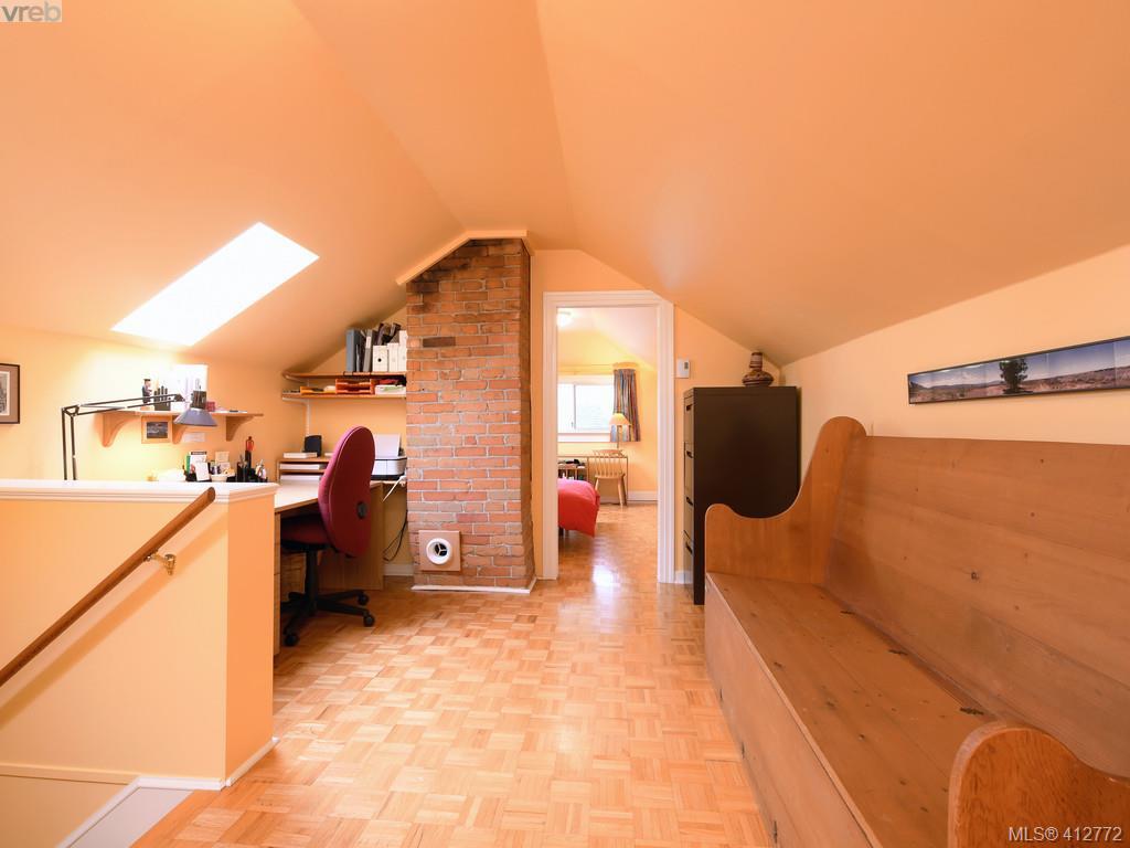 1039 St. David Street, Victoria, BC 412772 Nicole Pelan