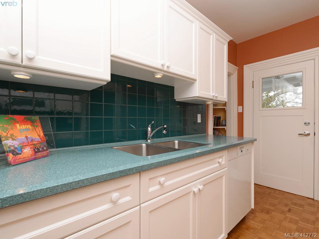 1039 St. David Street, Victoria, BC 412772 Nicole Pelan