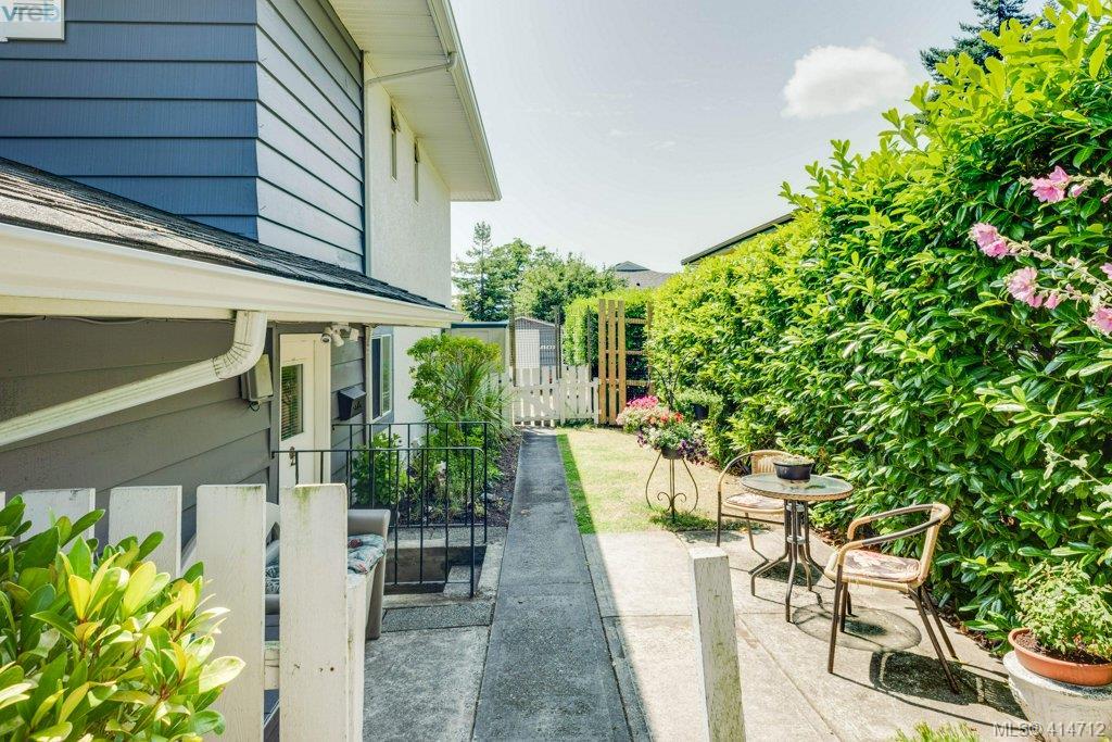 1703 Kenmore Road, Victoria, BC 414712 Julie Demelo