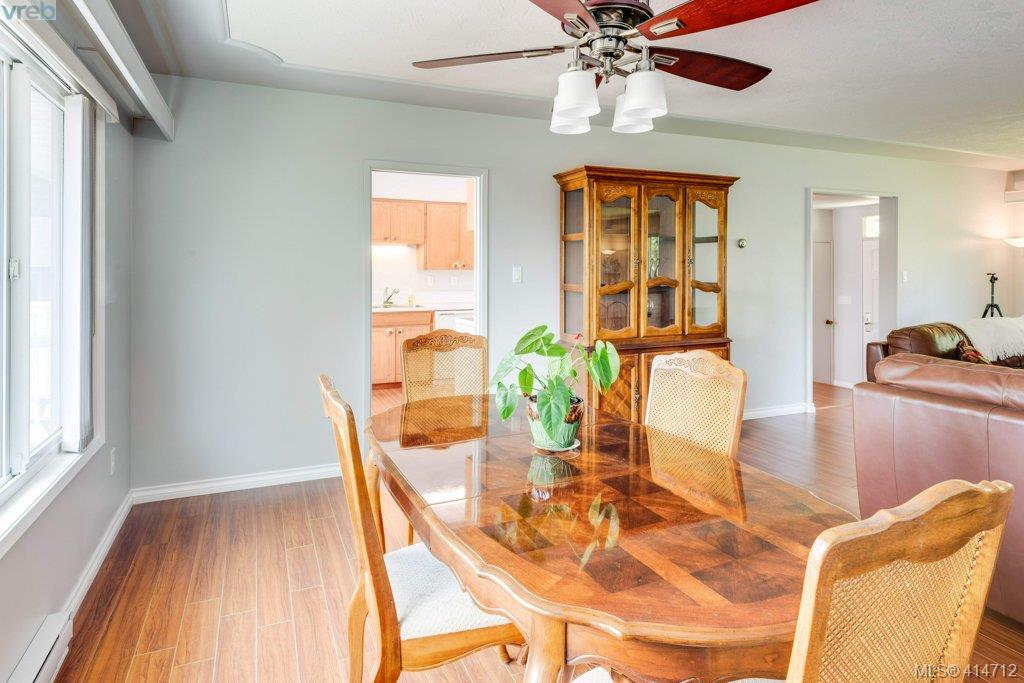 1703 Kenmore Road, Victoria, BC 414712 Julie Demelo