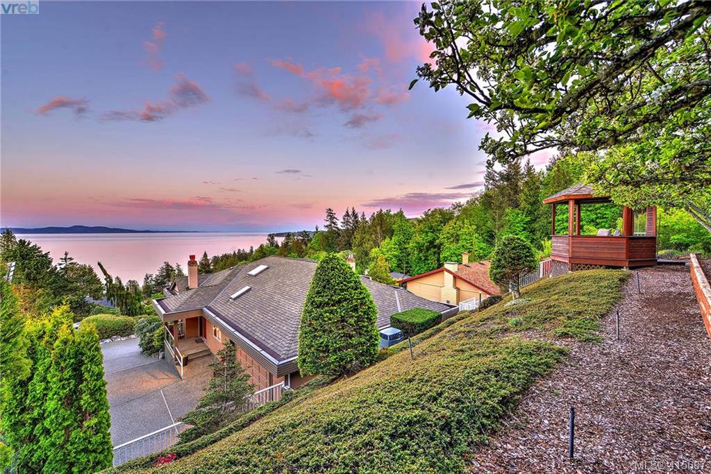 5009 Park Terrace, Victoria, BC 415687 The House Selling Group