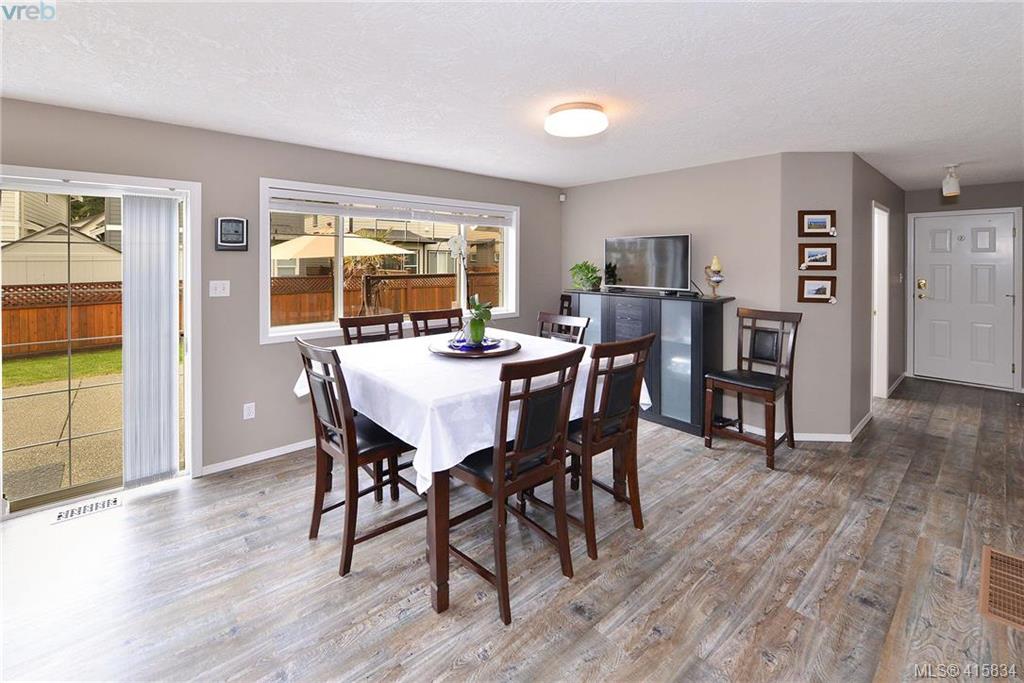 1285 McLeod Place, Victoria, BC 415834 Miles Takacs