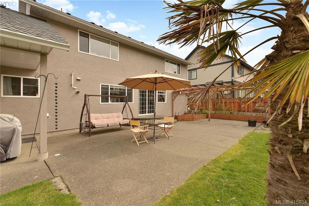 1285 McLeod Place, Victoria, BC 415834 Miles Takacs