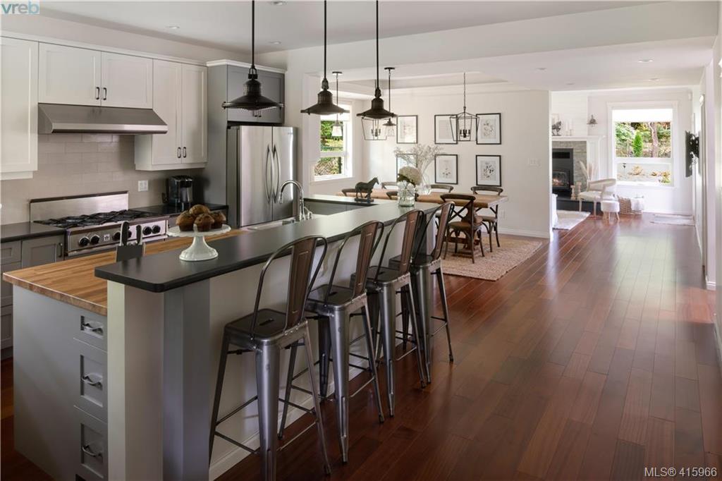 436 Conway Road Victoria Bc 415966 Custom Built Craftsman
