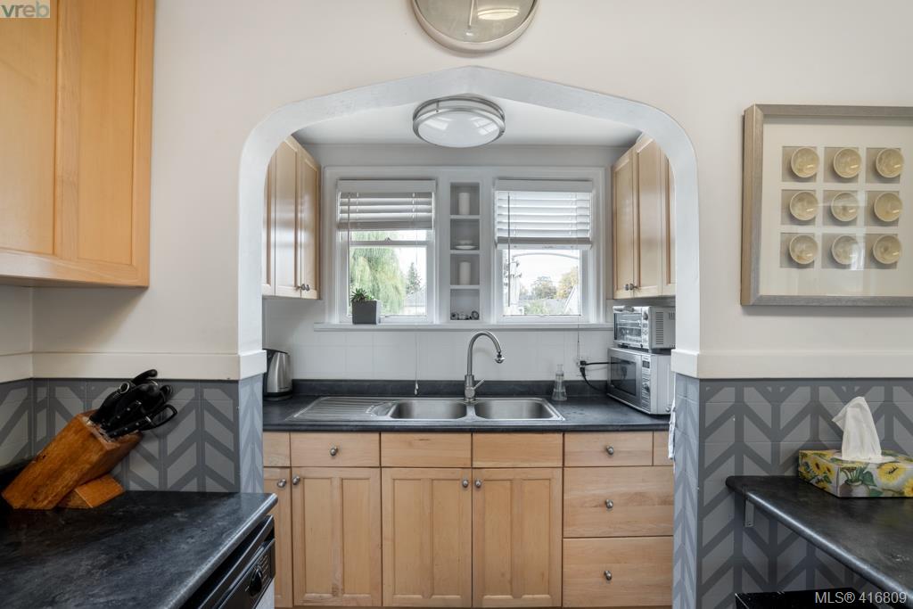 3055 Earl Grey Street, Victoria, BC 416809 Marten Homes Real Estate