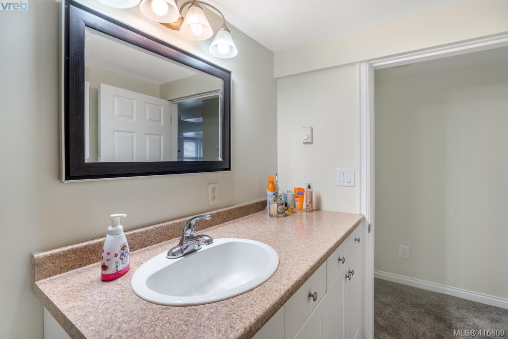 3055 Earl Grey Street, Victoria, BC 416809 Kirsten Marten PREC