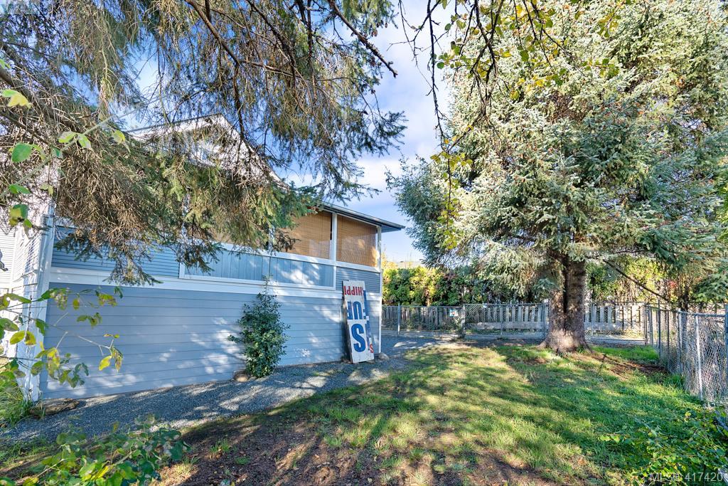 4137 Glanford Avenue, Victoria, BC 417420 Mark Rice Personal Real