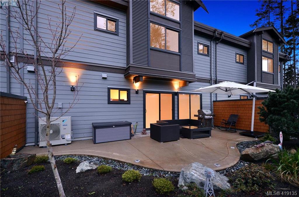  103 1464 Bear Mountain Parkway, Victoria, BC 419135 Miles Takacs