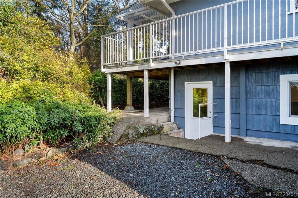 667 W Burnside Road, Victoria, BC 420454 Kieren Rasura