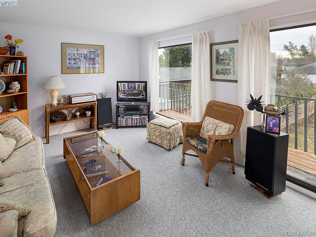 1735 Kings Road, Victoria, BC 420647 Robin Cushing Victoria YYJ