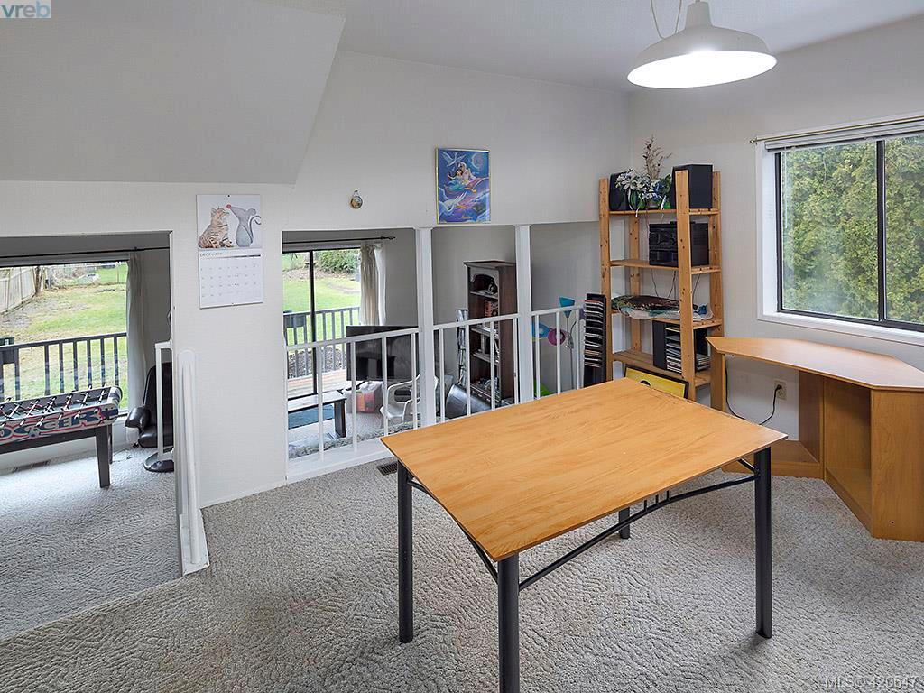 1735 Kings Road, Victoria, BC 420647 Robin Cushing Victoria YYJ