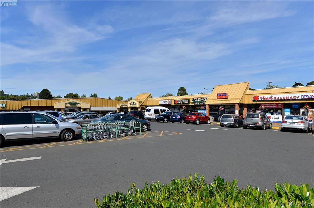 110 Wildwood Avenue, Victoria, BC 421425 Miles Takacs