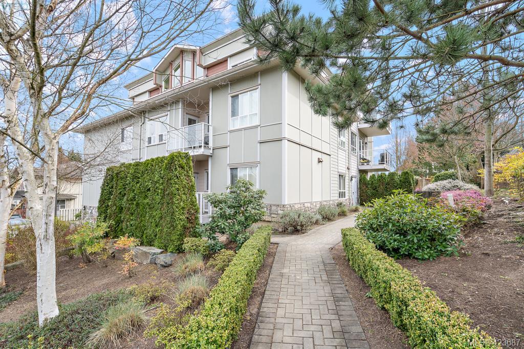 306 3915 Carey Road, Victoria, BC 423687 Gower Smith Real Estate Team