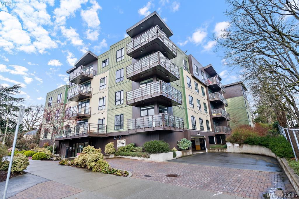  109 982 McKenzie Avenue, Victoria, BC 423885 Gower Smith Real