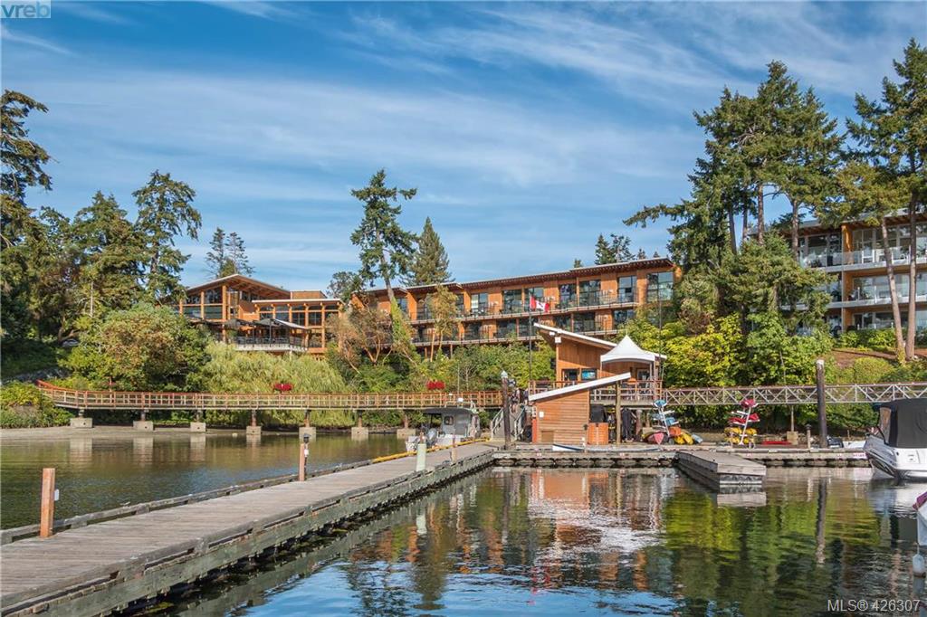  307 7111 West Saanich Road, Central Saanich, BC 426307 The House