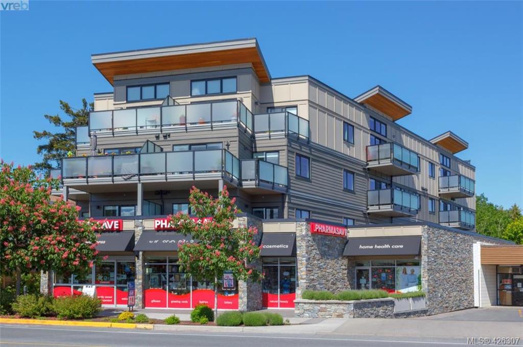  307 7111 West Saanich Road, Central Saanich, BC 426307 The House