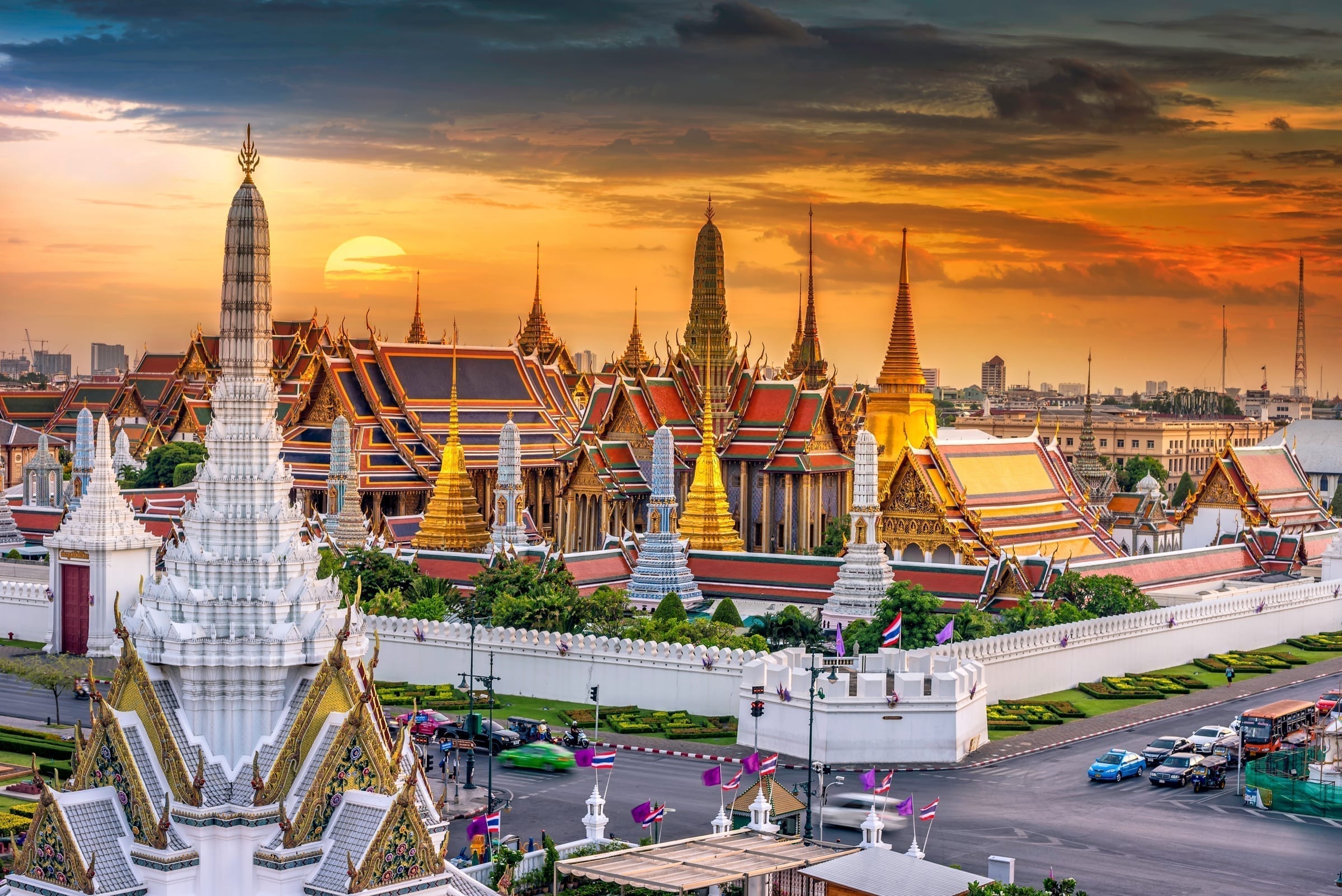 Bangkok Wat Phra Kaew, included in tours offered by Asia Vacation Group