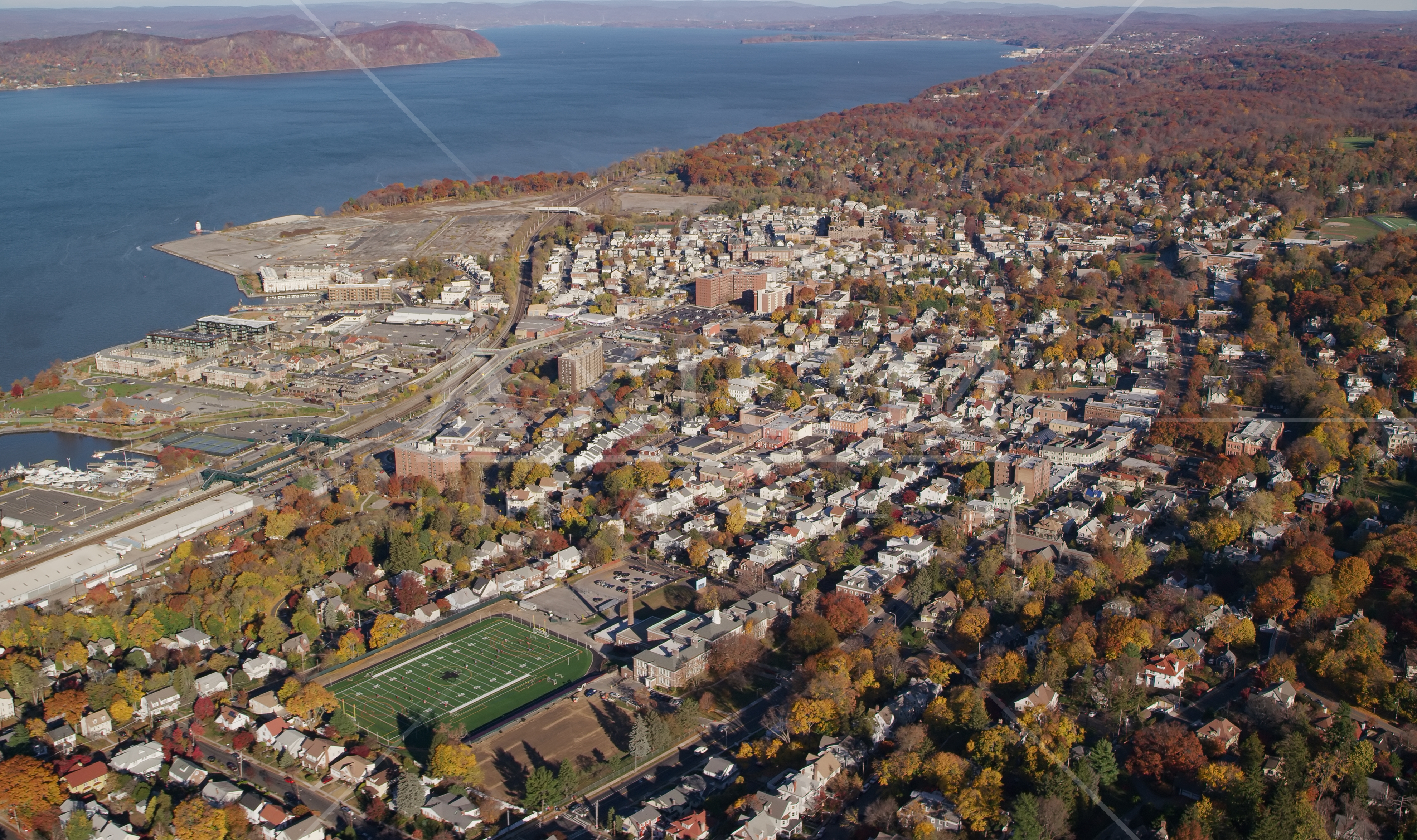 Riverfront towns of Tarrytown and Sleepy Hollow in Autumn, New York