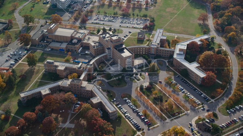 A hospital complex in Autumn, Jamaica, Queens, New York City Aerial Stock Photo AX120_046.0000000F | Axiom Images