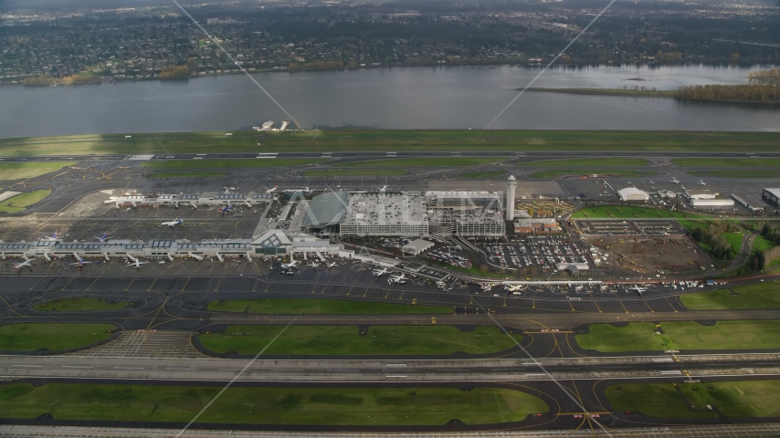 Approach Portland International Airport runways and terminals in Oregon Aerial Stock Photo AX153_134.0000130F | Axiom Images