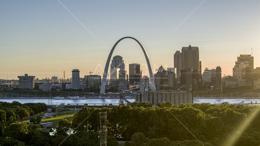 The Gateway Arch at sunset in Downtown St. Louis, Missouri Aerial Stock Photos DXP001_028_0002