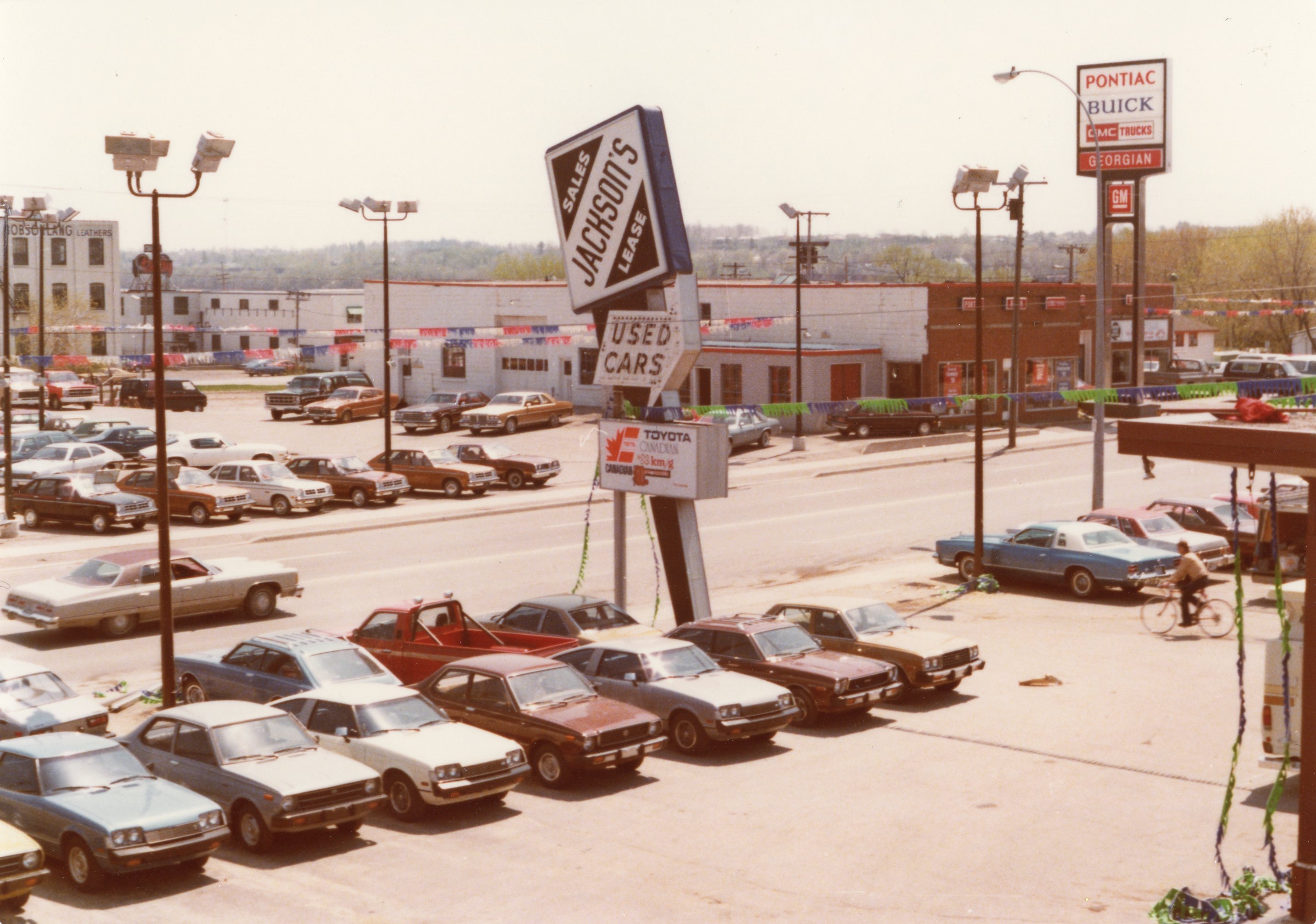 Jackson's Car Dealership on Bradford Street (2). Barrie Historical Archive