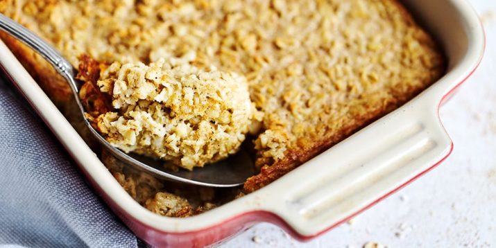 Baked Vanilla Oatmeal with Nutmeg