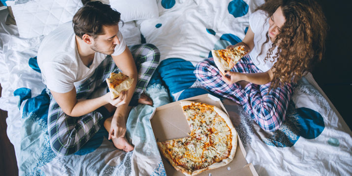 Ask the Expert: When Will That Cheat Meal Show Up on the Scale?
