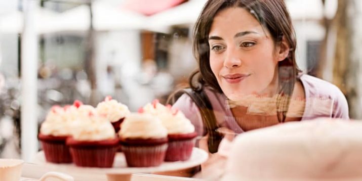 3 Science-Backed Reasons We Indulge Our Food Cravings