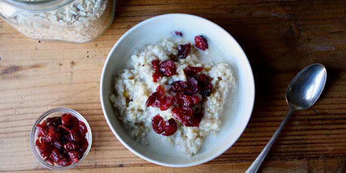 Oatmeal with Cardamom and Cranberries