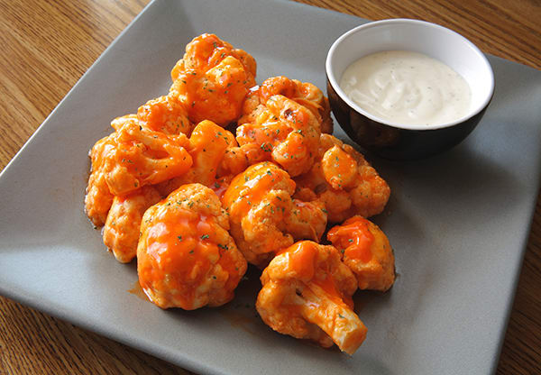 Buffalo Cauliflower Bites with Blue Cheese Sauce Buffalo Cauliflower Bites with Blue Cheese Sauce