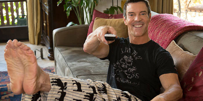 Commercial Break Core Workout: A Workout You Can Do On Your Couch!