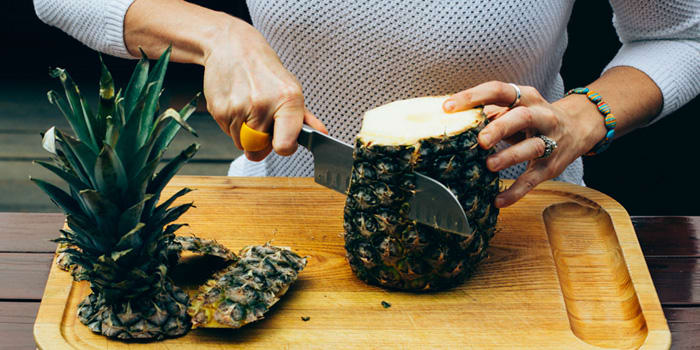 An Easy Way to Cut a Pineapple