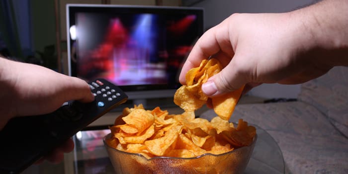 One Reason You Can’t Stop Snacking at Night