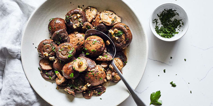 Slow Cooker Mushrooms With Garlic and Herbs