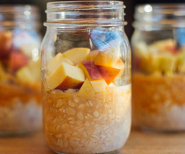 Vanilla Peach Overnight Oats Recipe | BeachbodyBlog.com 