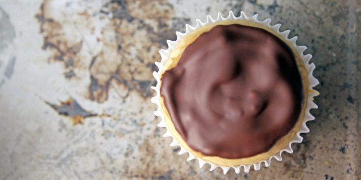 Gooey Peanut Butter Cupcakes