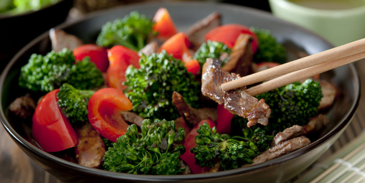 Bœuf Aux Brocolis et Poivrons Rouges