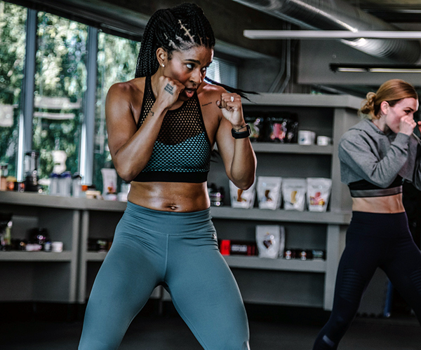 How to Throw a Punch 4 EasytoFollow Steps The Beachbody Blog