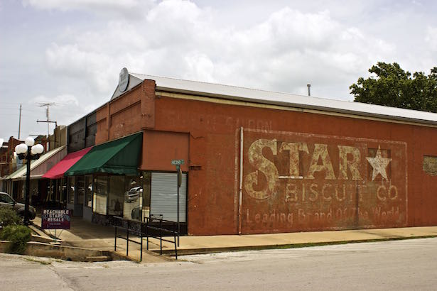 Smithville Texas - Murals