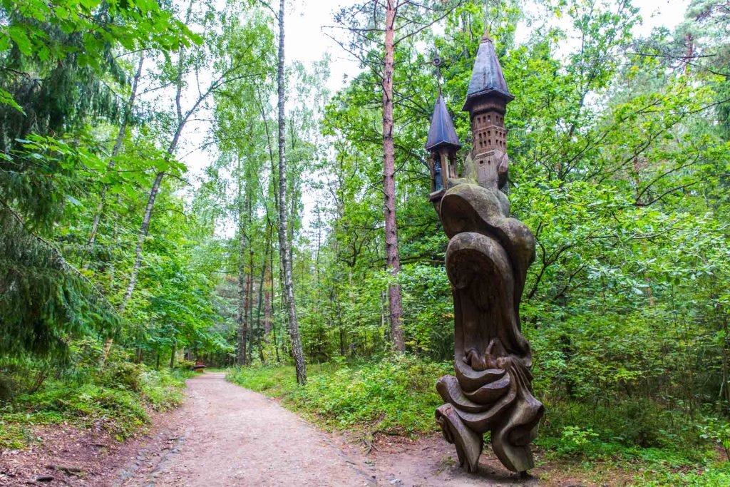 BlueSkyTraveler Lithuania Wood Carving