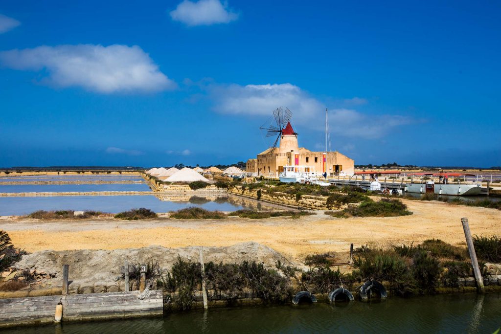 BlueSkyTraveler.Sicilly.SaltFields